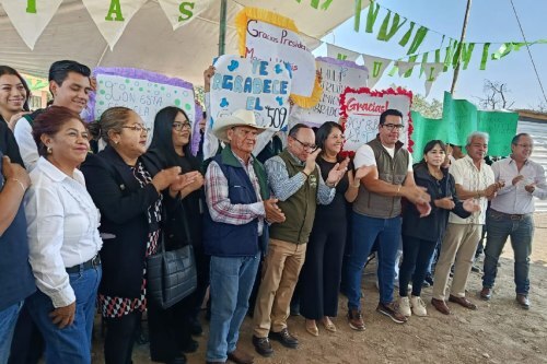 Entrega alcalde Manuel Vilchis Viveros, los primeros dos salones del Telebachillerato 509 en Zinacantepec
